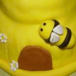 12 Fondant Bee & Flowers Cu..