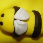 12 Fondant Bee & Flowers Cu..