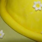 12 Fondant Bee & Flowers Cu..