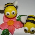 12 Fondant Bee Cupcake Topp..