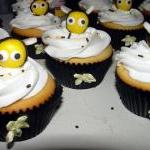12 Fondant Bee Cupcake Topp..
