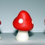12 Fondant Mushroom/Toadsto..