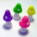 12 Fondant Mushroom/Toadsto..