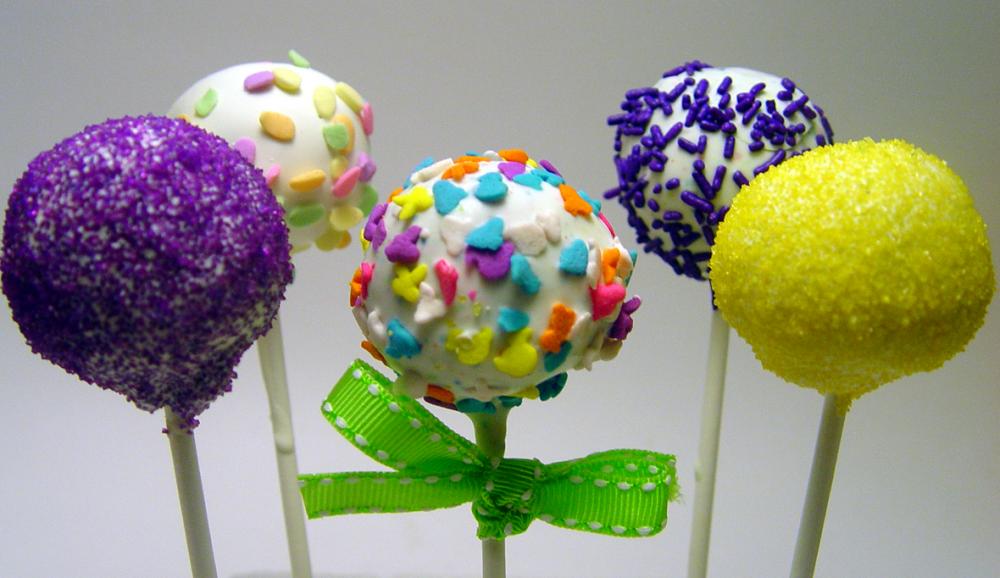 cake hong red velvet kong on Luulla Themed Easter Pops Dozen Cake One