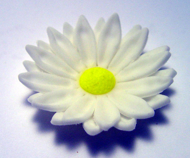 Daisy Cupcake Toppers. Wilton 7101492 Edible Decorating Icing Daisies.